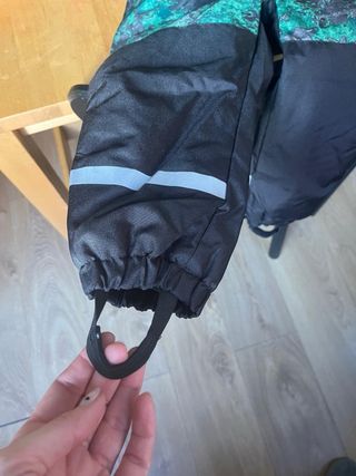 Mono de nieve infantil verde y negro