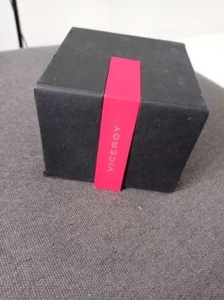 Reloj Viceroy Negro y Plateado Casi Nuevo