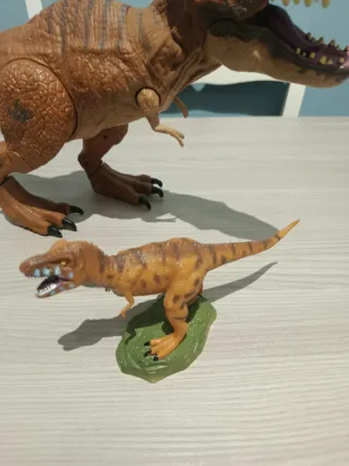 Lotto dinosauri giocattolo