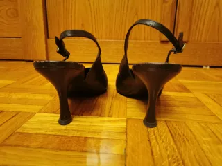 Zapatos Arezzo destalonados punta estrella