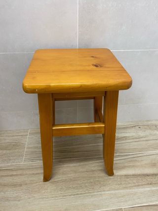 Taburete de madera maciza