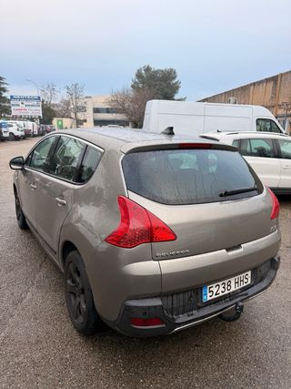 Peugeot 3008 2011