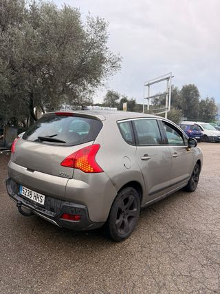 Peugeot 3008 2011