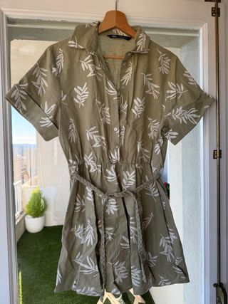 Vestido Zara verde militar estampado