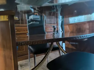 Mesa de comedor de cristal y madera.Negociable