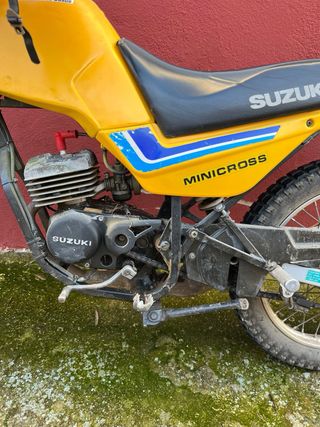 Suzuki Minicross 49cc Amarilla
