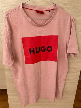 T-shirt Hugo Boss rosa con logo rosso
