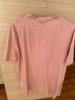 T-shirt Hugo Boss rosa con logo rosso