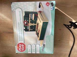 Banco de trabajo de madera para niños