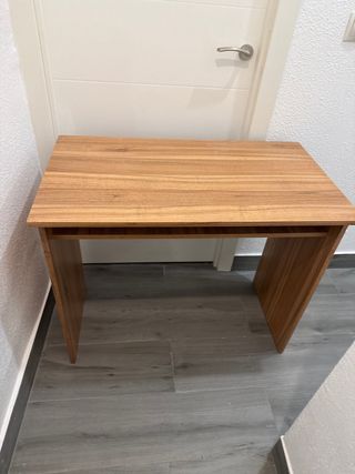 Mesa de estudio de madera