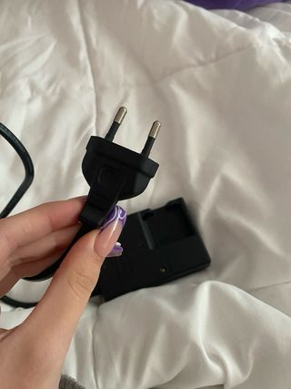 Cargador Sony BC-CSG con cable