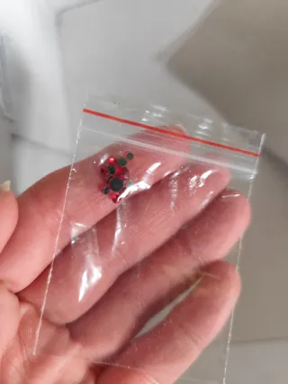 Zapatos de tacón rojos brillantes talla 39