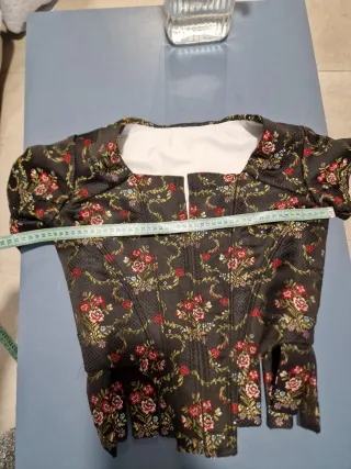 Traje de Fallera Negro y Rojo