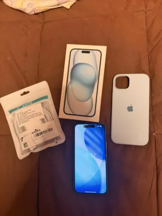 iPhone 15 Plus Azul 128GB con golpe