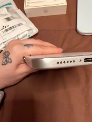 iPhone 15 Plus Azul 128GB con golpe