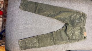 Vaqueros Place du Jour verde desgastado. Dos pares