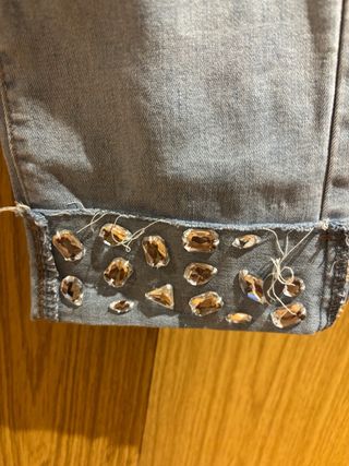 Pantalones vaqueros con estampado