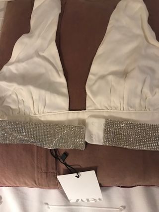 Top Zara Blanco con Detalles Plateados