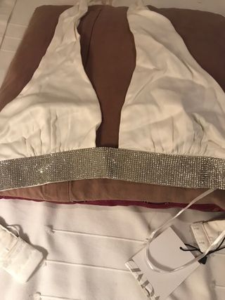 Top Zara Blanco con Detalles Plateados