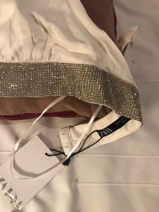 Top Zara Blanco con Detalles Plateados