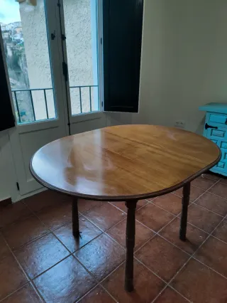 Mesa de comedor extensible de madera