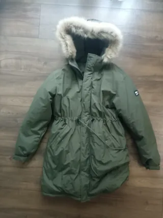 Parka Zara DNWR verde con capucha