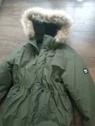 Parka Zara DNWR verde con capucha