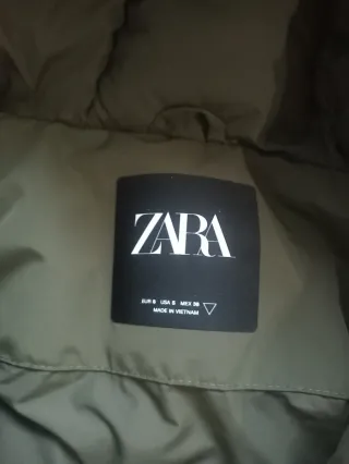 Parka Zara DNWR verde con capucha