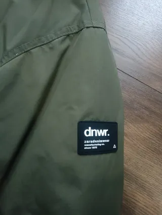 Parka Zara DNWR verde con capucha