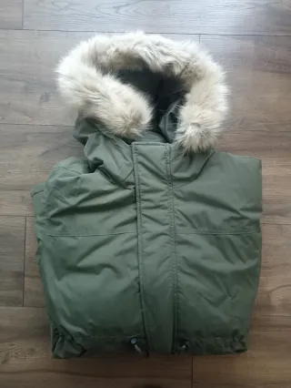 Parka Zara DNWR verde con capucha
