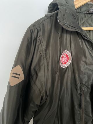 Cazadora acolchada verde Karhu