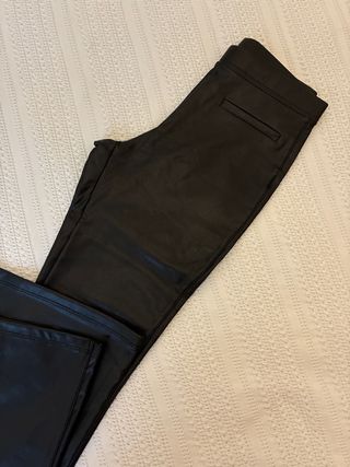 Pantalones Zara niña efecto piel negros