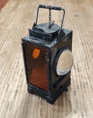 Antica lampada per segnalazione - lampada ferrovia