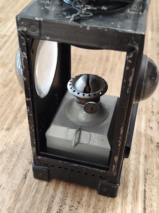 Antica lampada per segnalazione - lampada ferrovia