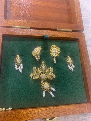 Aderezo y peinetas fallera niña