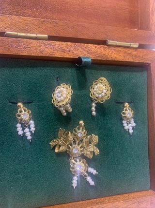 Aderezo y peinetas fallera niña