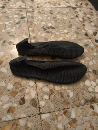 Zapatillas de agua negras