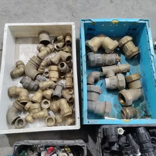 Lote Fontanería y Obra: codos, T-s y Conexion