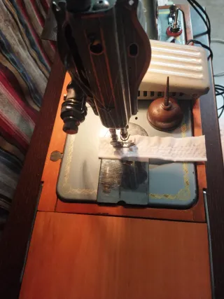 Máquina de coser Sterling MD100 Deluxe