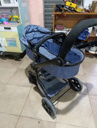 Cochecito de bebé azul