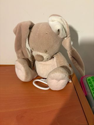 Peluches y muñecos.