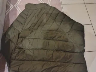 Smanicato piumino donna verde oliva