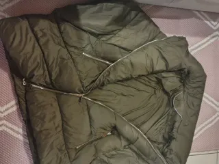 Smanicato piumino donna verde oliva