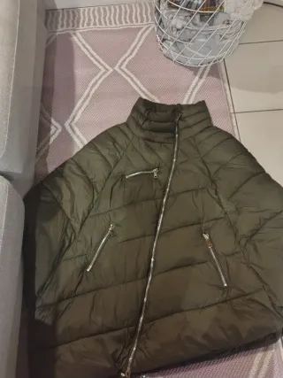 Smanicato piumino donna verde oliva