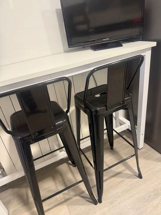 Mesa alta bar cocina + 2 taburetes metal