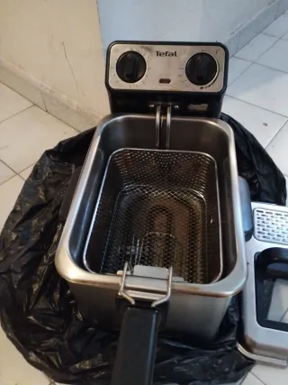 Freidora Monforte de Lemos de 3 y 6 litros están n