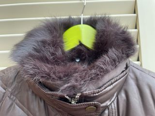 Cazadora bomber/ chaleco Pedro del Hierro marrón.