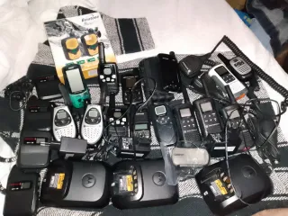 Lote de Walkie Talkies y Accesorios