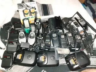 Lote de Walkie Talkies y Accesorios
