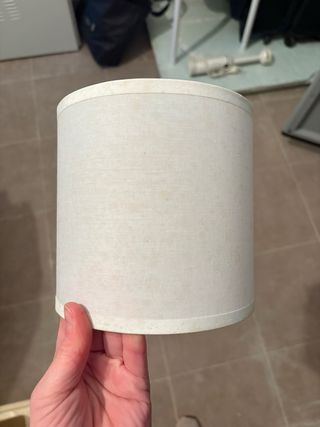 Pantallas de tela blancas